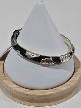 Nordstrom Sequin NYC Black Enamel Silver Botanical Fan Leaf Bangle NWT